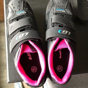 Garneau spin shoes - worn 4-5 times only